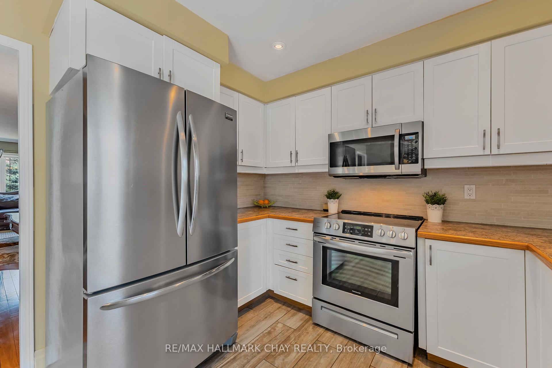 Photo 13 of 58 Carruthers Crescent, Barrie, Grove East — HOMEH