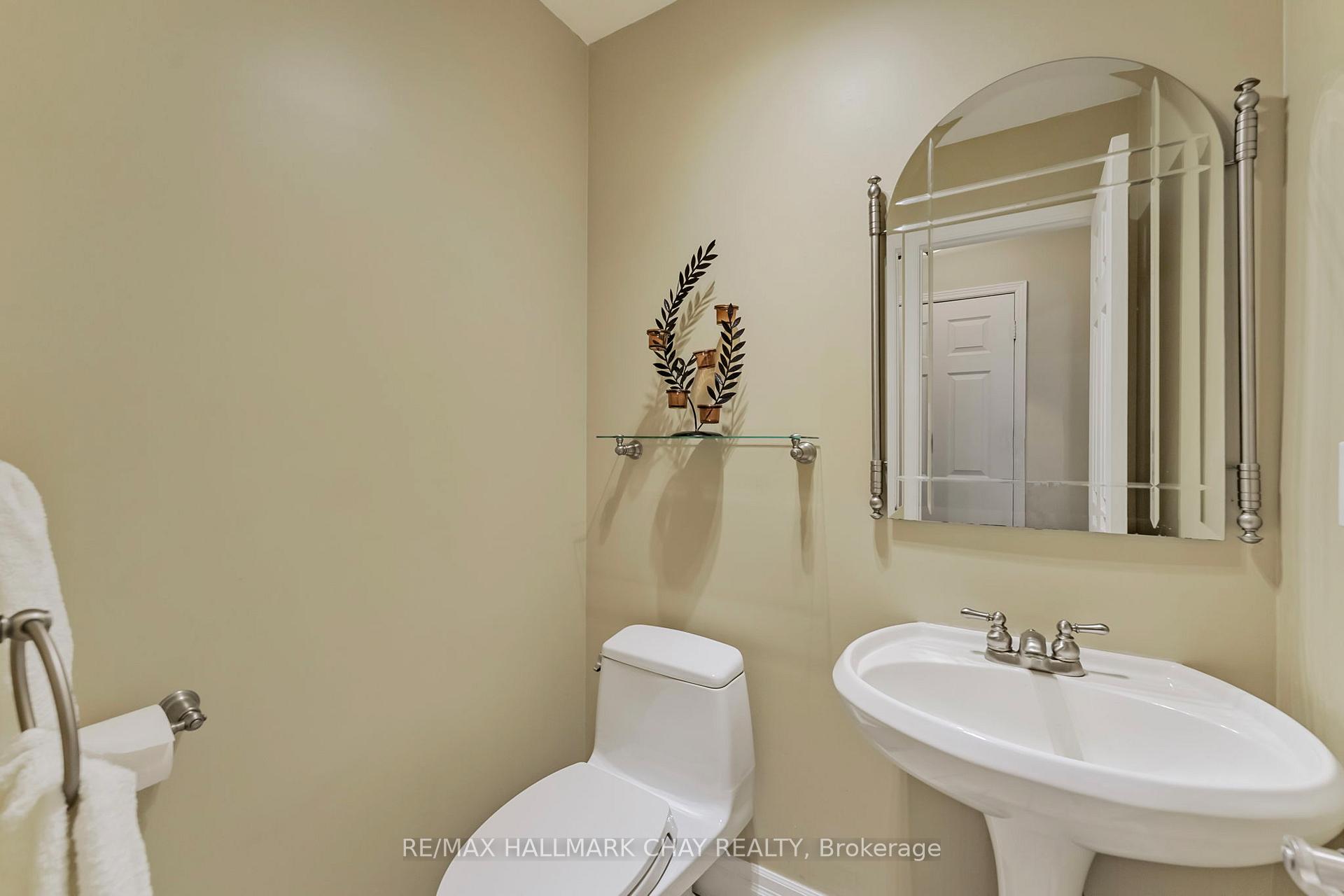 Photo 20 of 58 Carruthers Crescent, Barrie, Grove East — HOMEH