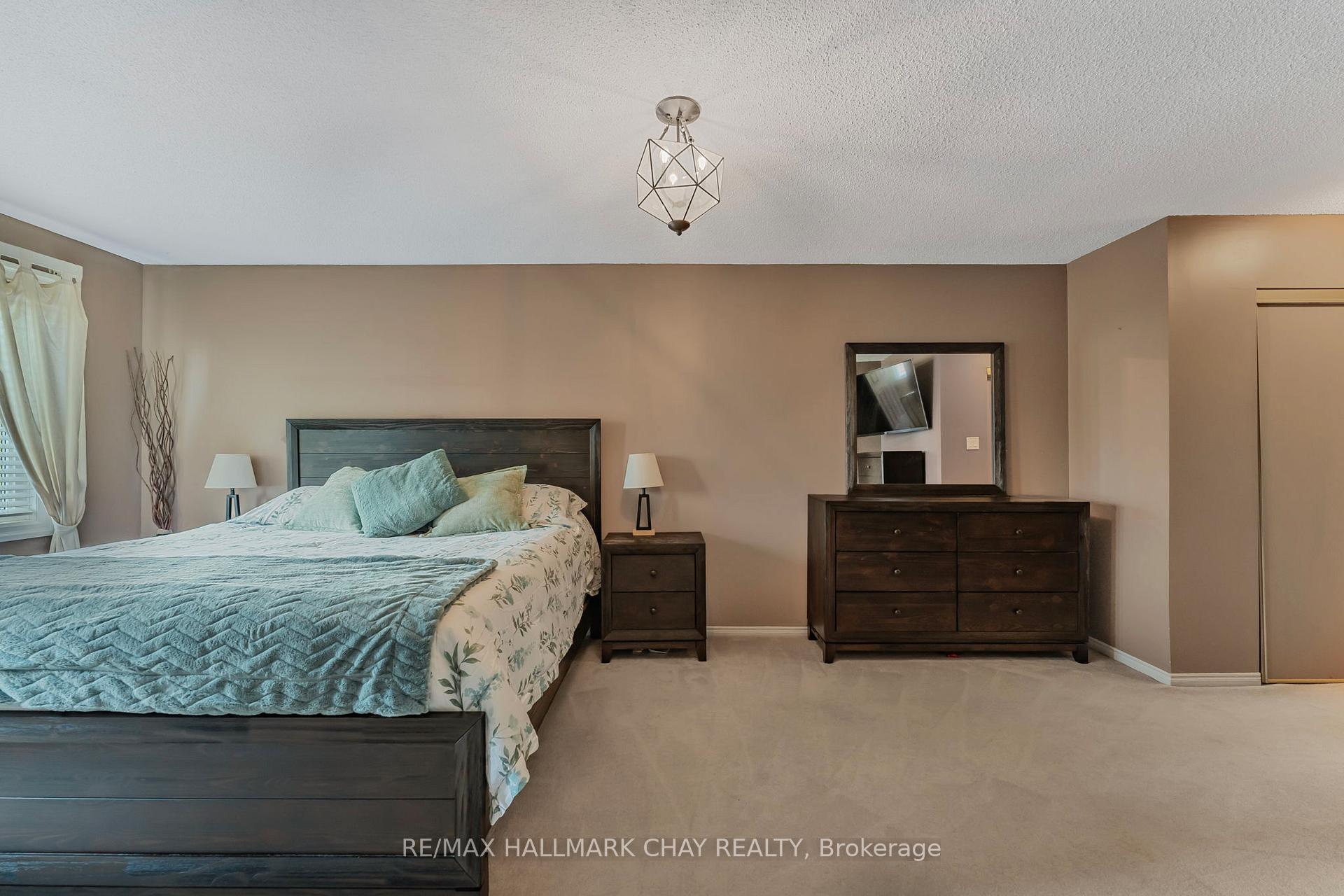 Photo 25 of 58 Carruthers Crescent, Barrie, Grove East — HOMEH