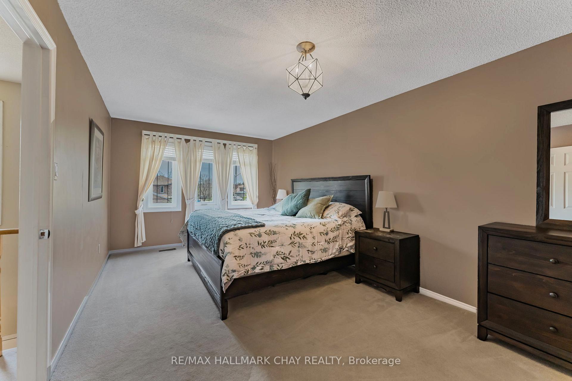 Photo 26 of 58 Carruthers Crescent, Barrie, Grove East — HOMEH