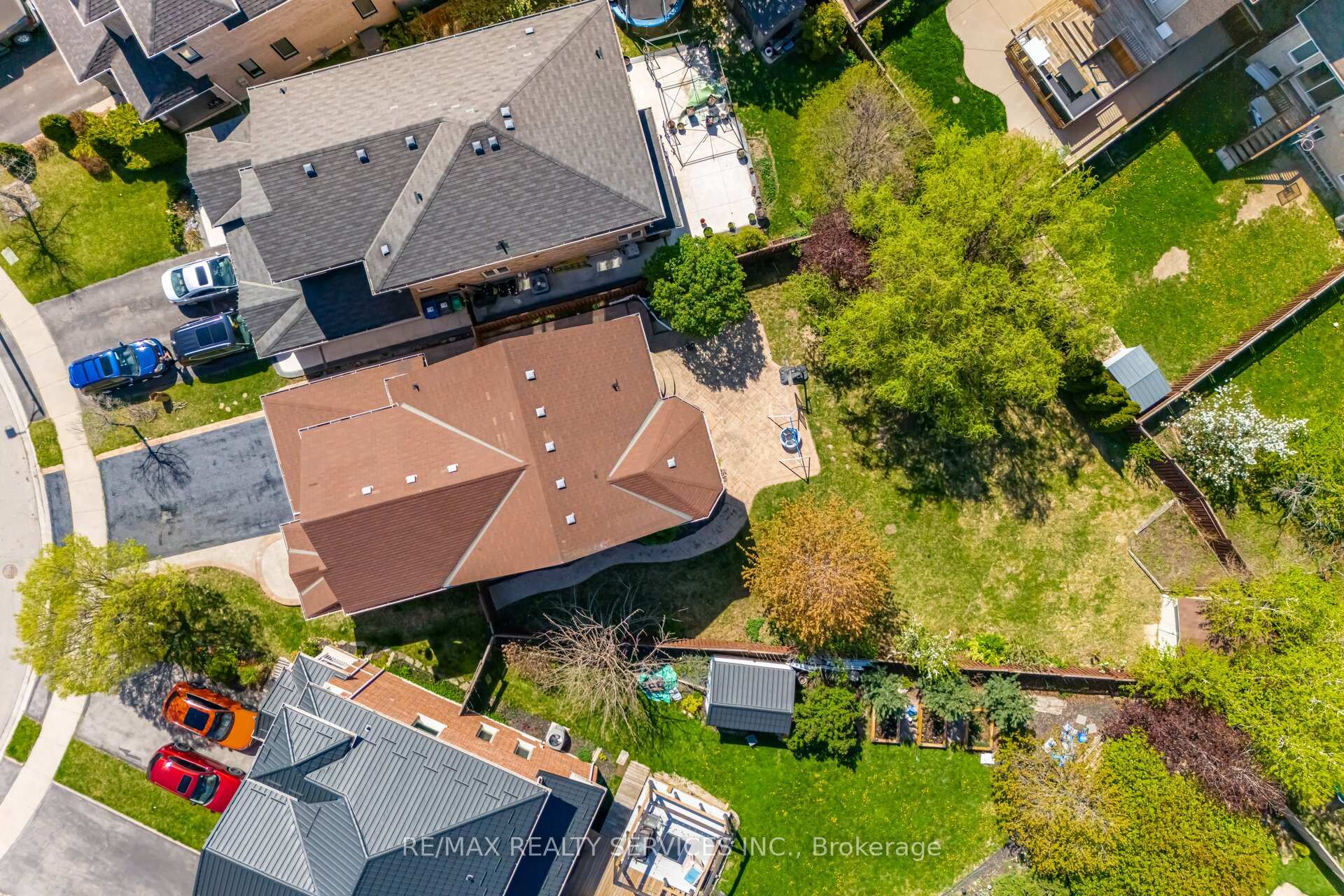 Photo 3 of 69 Harbourtown Crescent, Brampton, Madoc — HOMEH