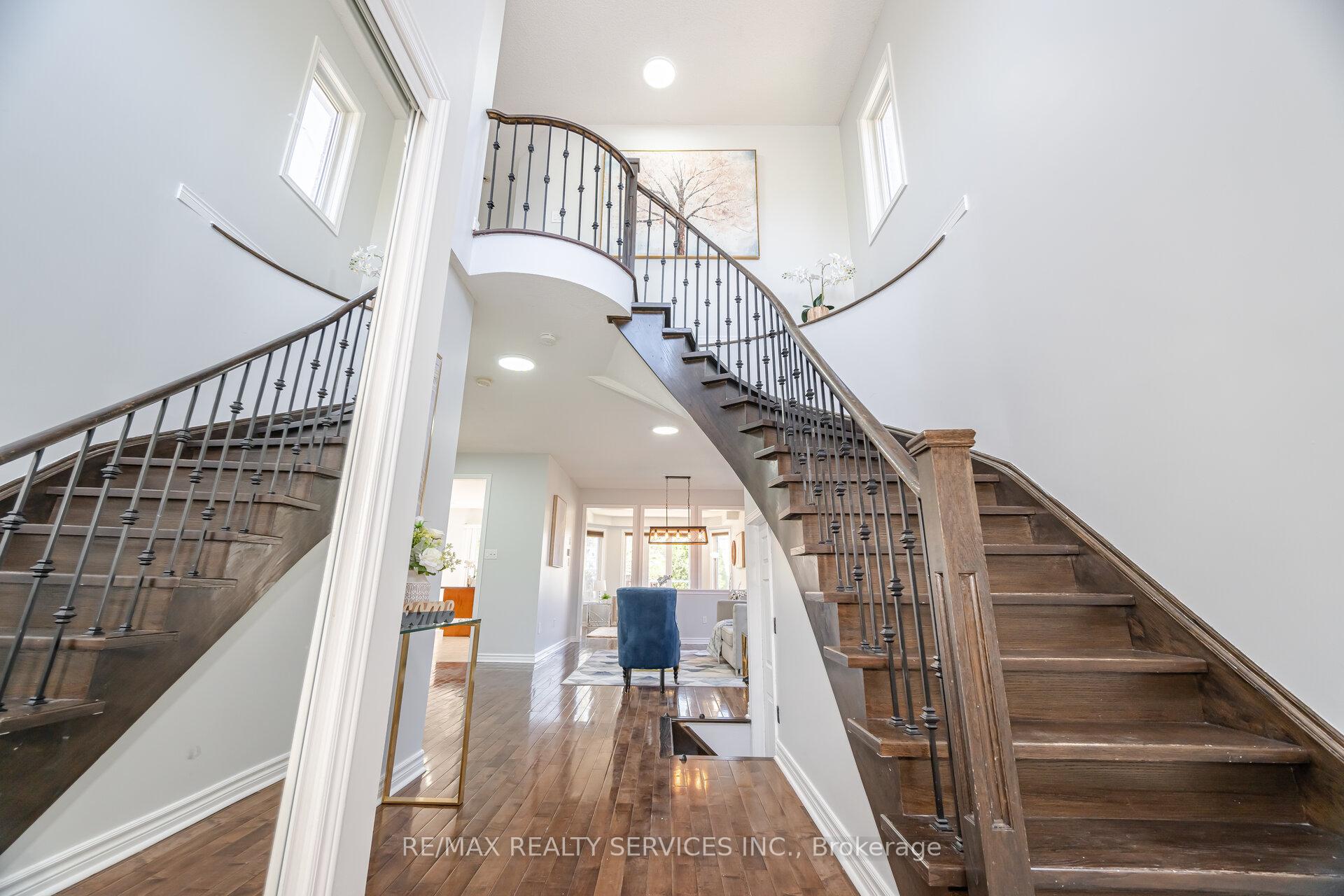 Photo 5 of 69 Harbourtown Crescent, Brampton, Madoc — HOMEH