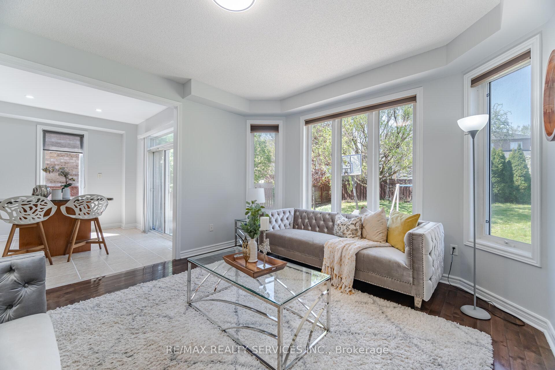 Photo 13 of 69 Harbourtown Crescent, Brampton, Madoc — HOMEH