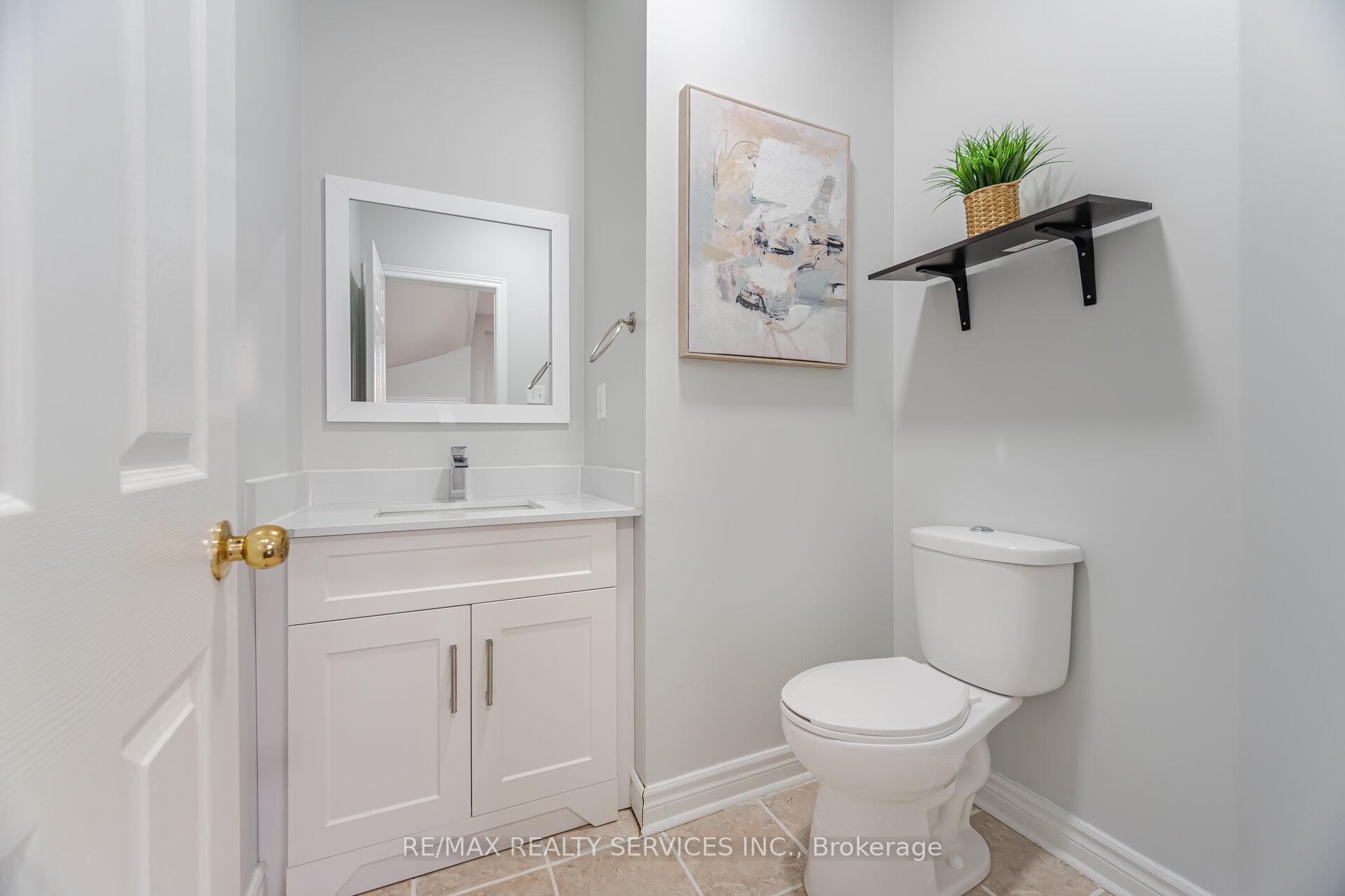 Photo 16 of 69 Harbourtown Crescent, Brampton, Madoc — HOMEH