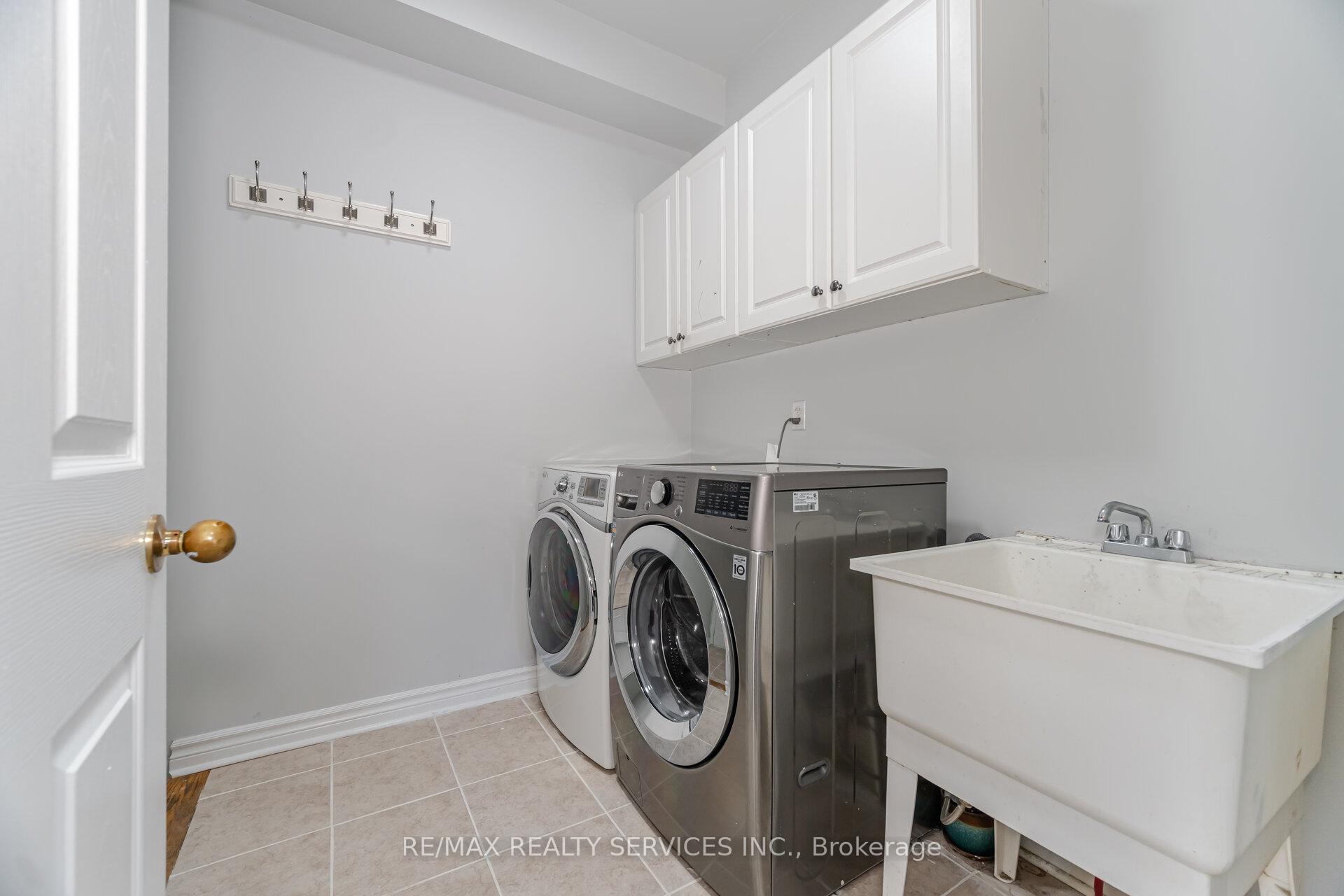 Photo 17 of 69 Harbourtown Crescent, Brampton, Madoc — HOMEH