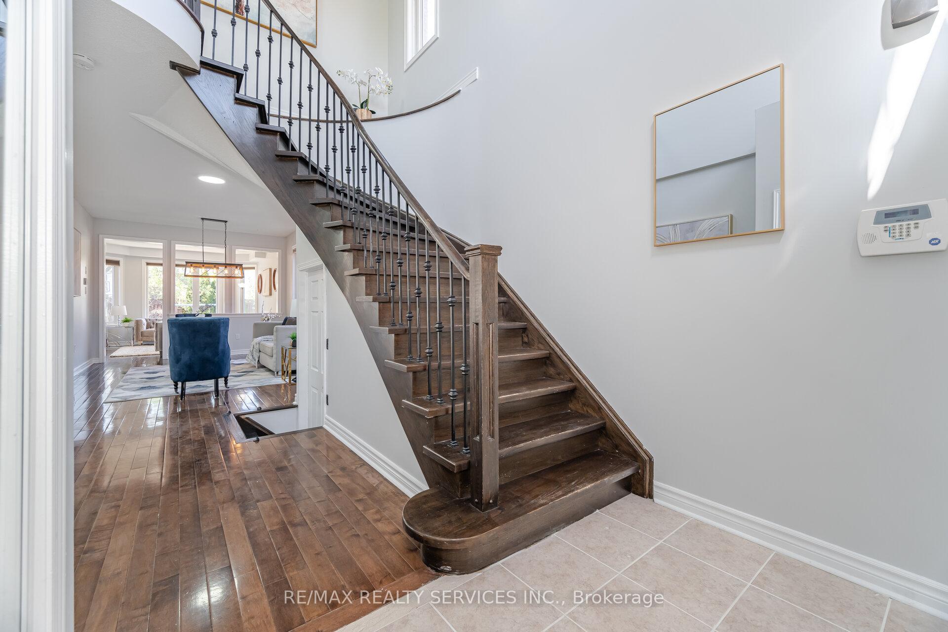 Photo 19 of 69 Harbourtown Crescent, Brampton, Madoc — HOMEH