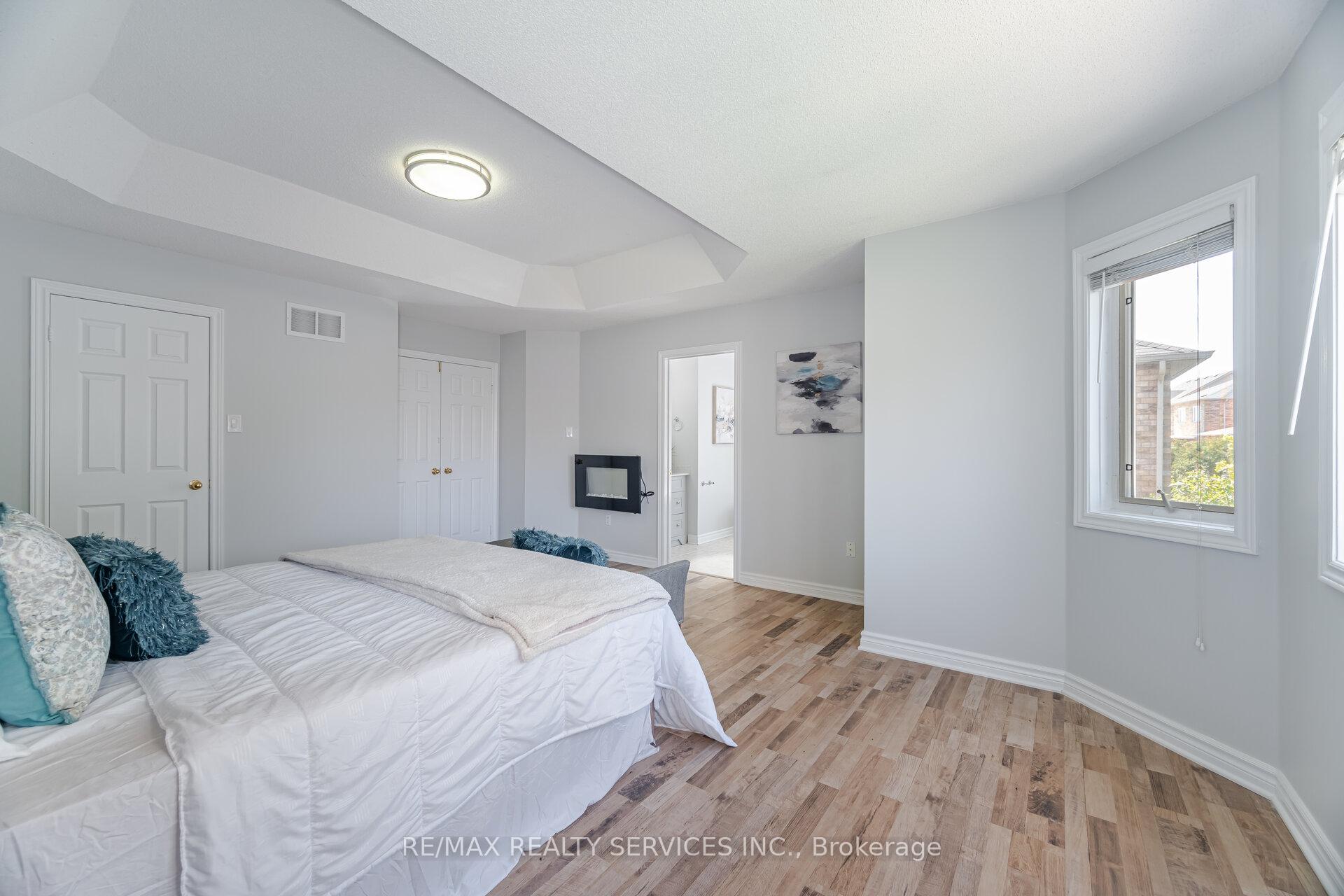 Photo 24 of 69 Harbourtown Crescent, Brampton, Madoc — HOMEH