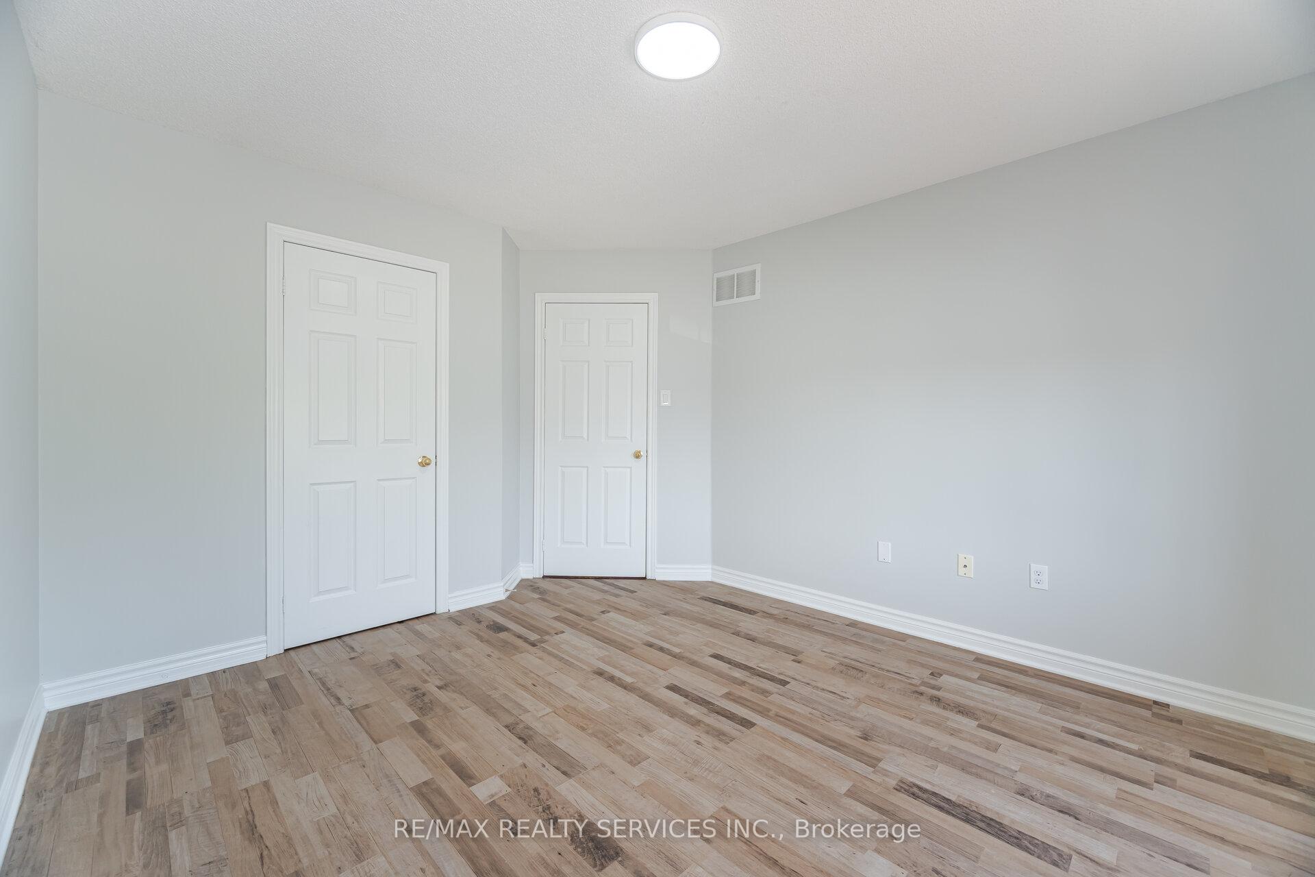 Photo 30 of 69 Harbourtown Crescent, Brampton, Madoc — HOMEH