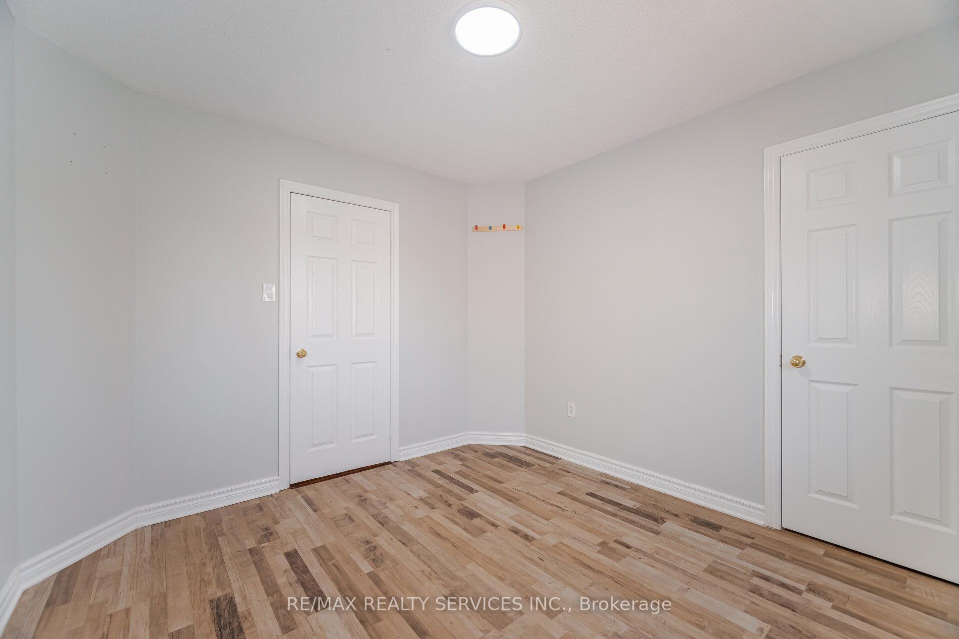 Photo 32 of 69 Harbourtown Crescent, Brampton, Madoc — HOMEH