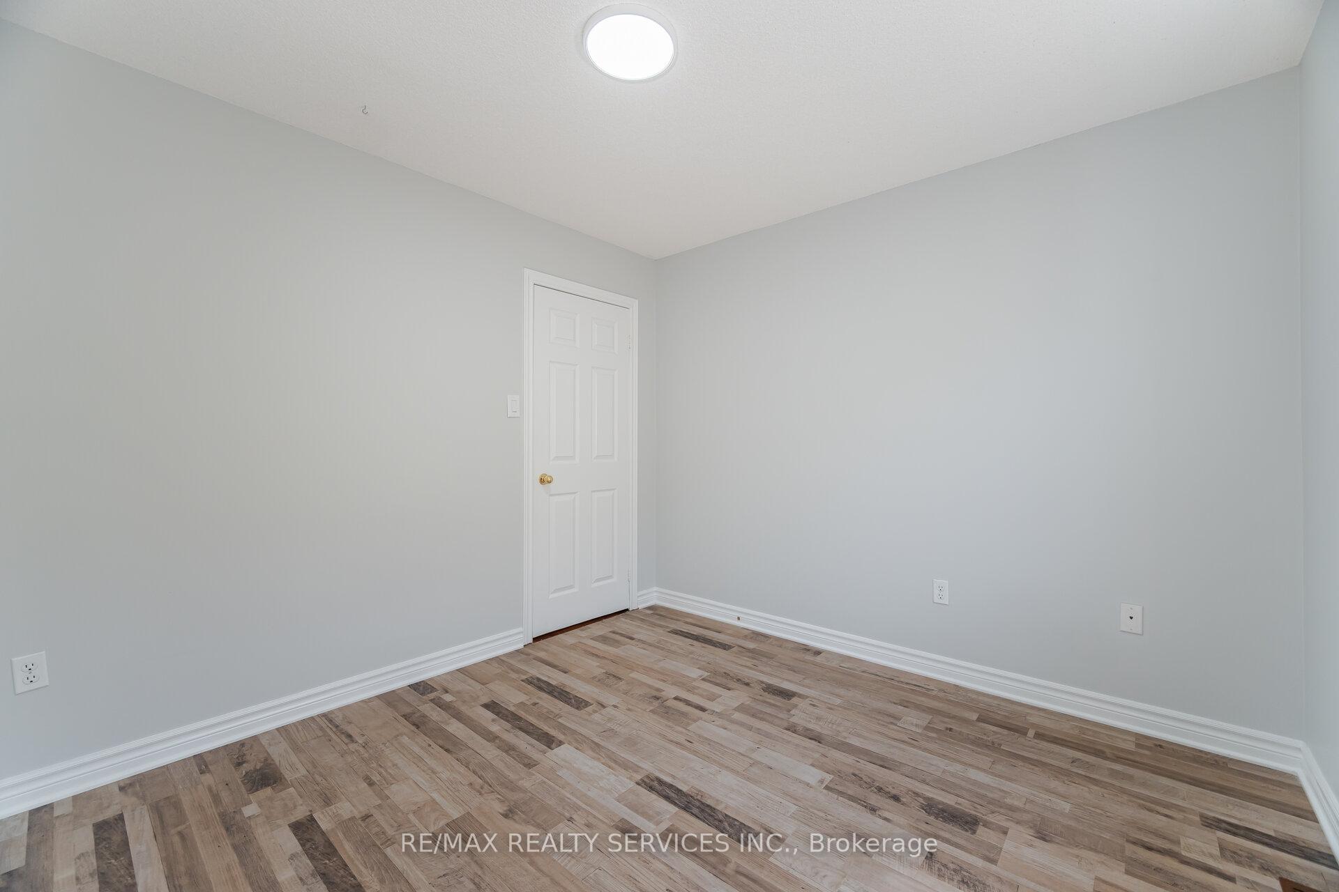 Photo 34 of 69 Harbourtown Crescent, Brampton, Madoc — HOMEH