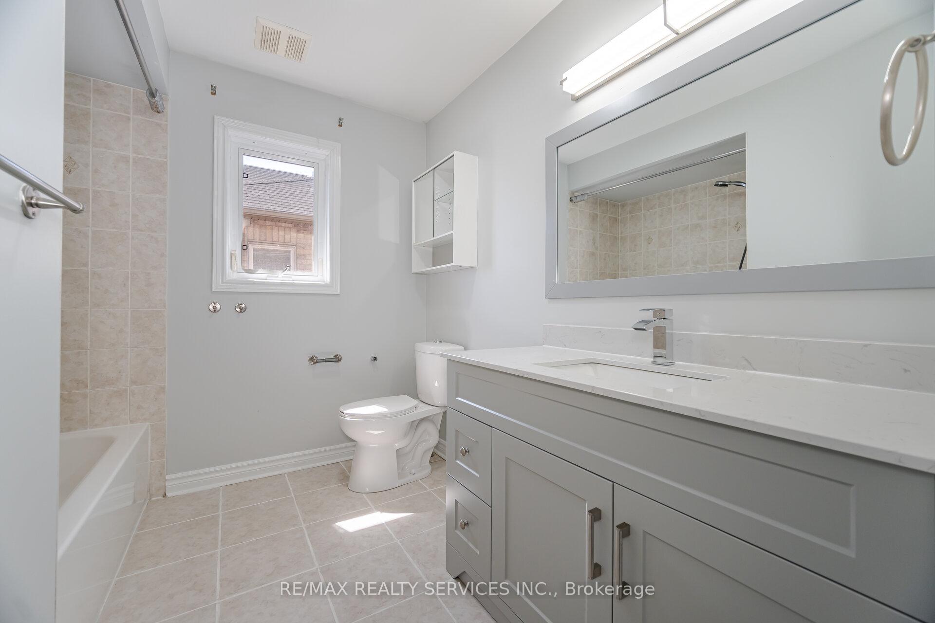 Photo 35 of 69 Harbourtown Crescent, Brampton, Madoc — HOMEH