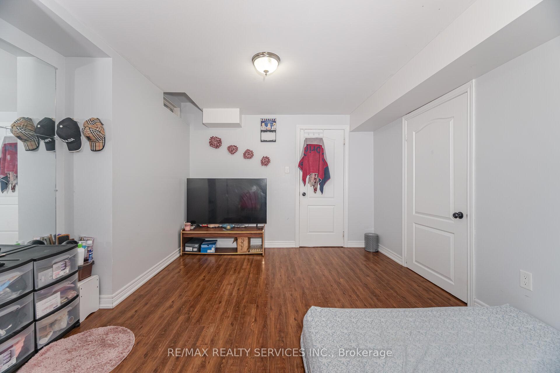 Photo 42 of 69 Harbourtown Crescent, Brampton, Madoc — HOMEH