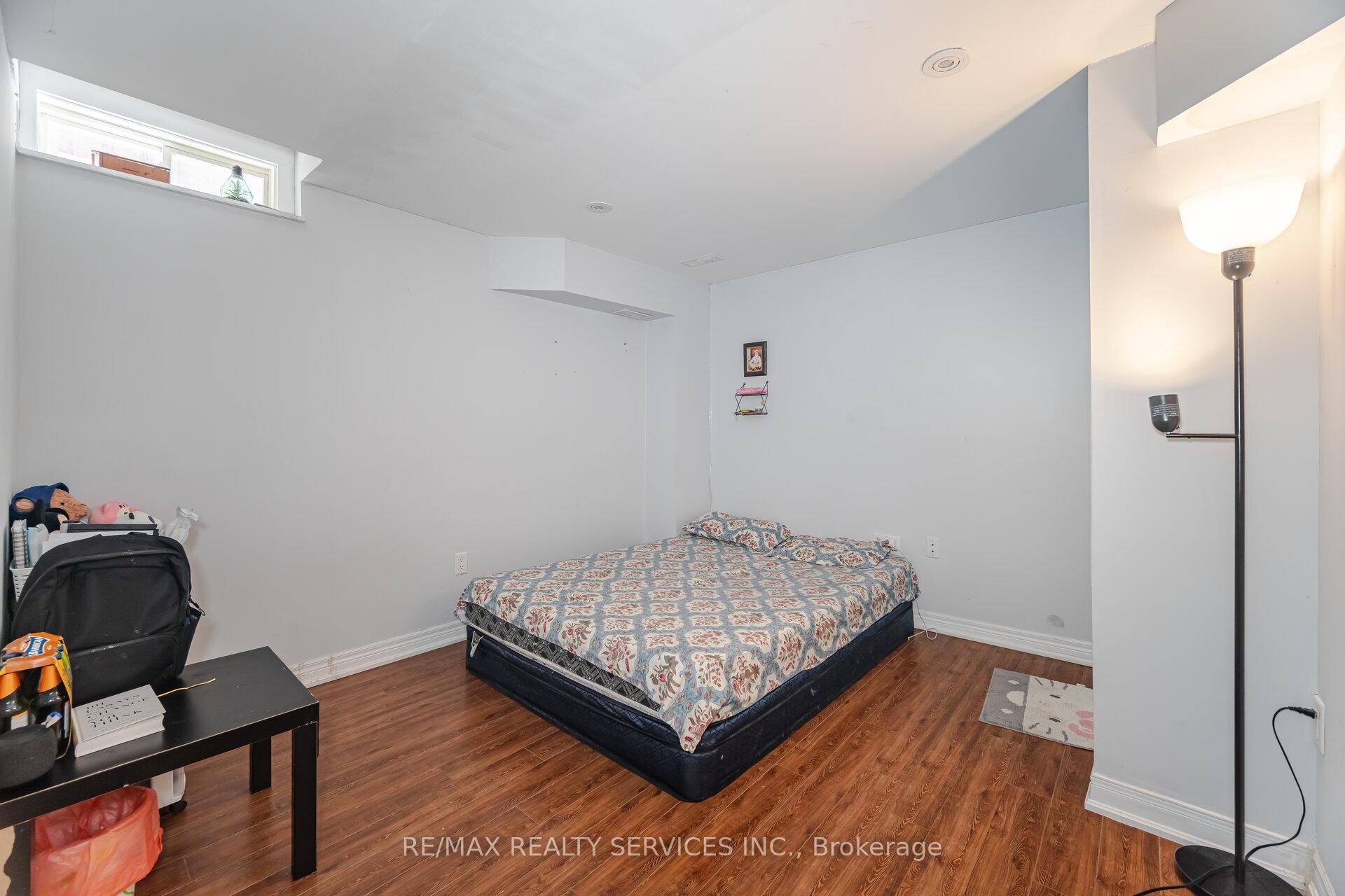 Photo 43 of 69 Harbourtown Crescent, Brampton, Madoc — HOMEH