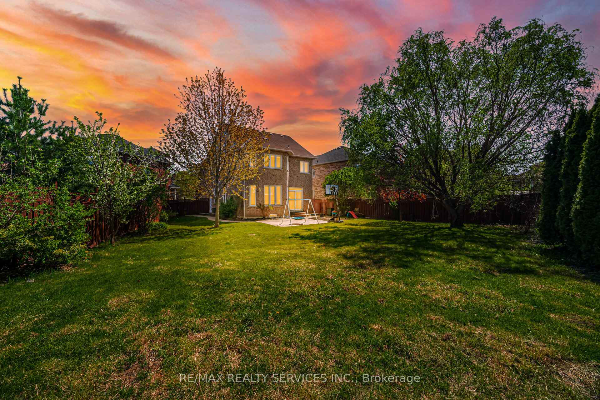 Photo 48 of 69 Harbourtown Crescent, Brampton, Madoc — HOMEH