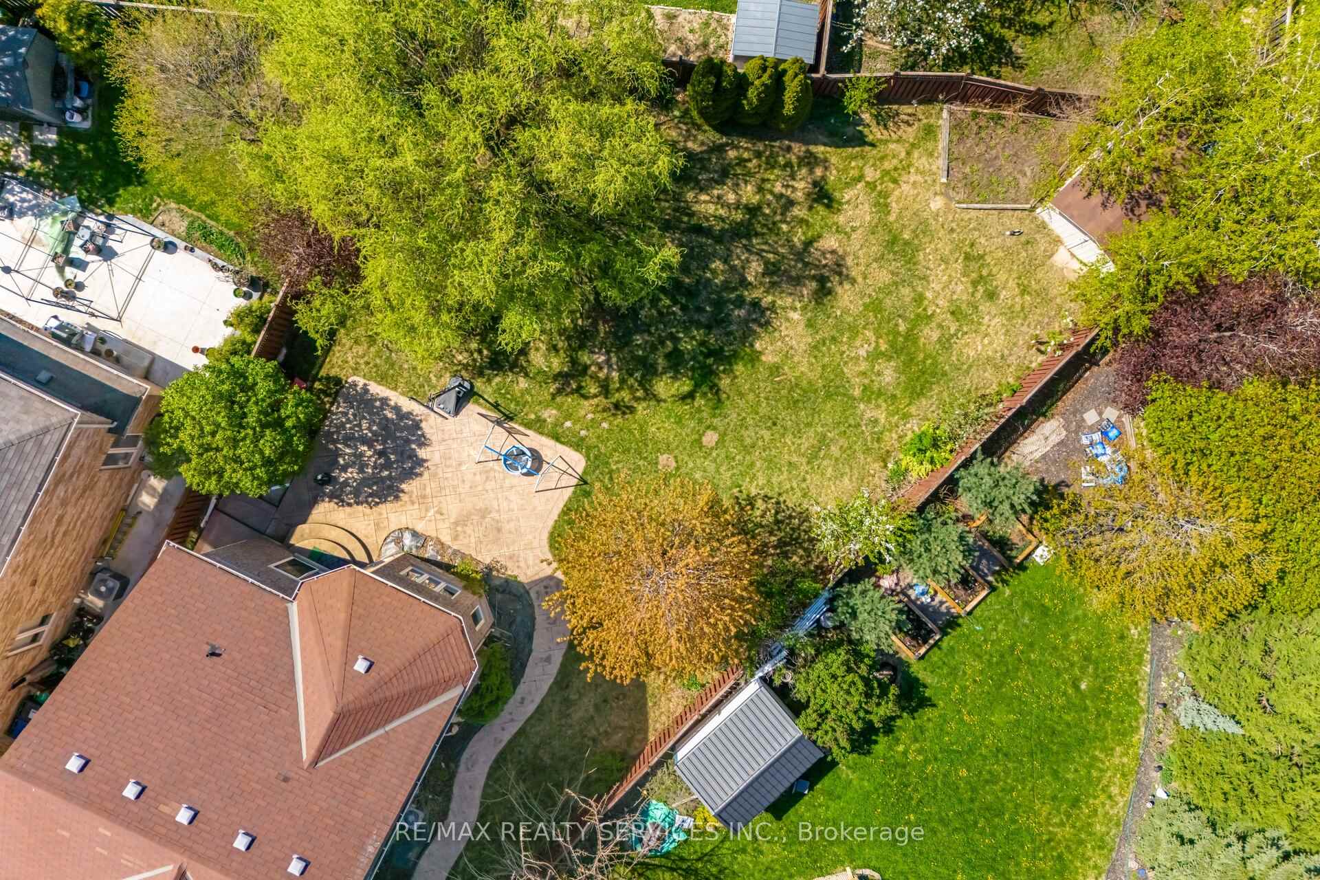 Photo 49 of 69 Harbourtown Crescent, Brampton, Madoc — HOMEH