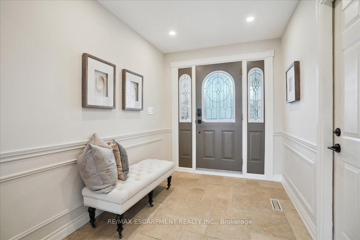 Photo 3 of 1268 Rosseau Place, Burlington, Tyandaga — HOMEH