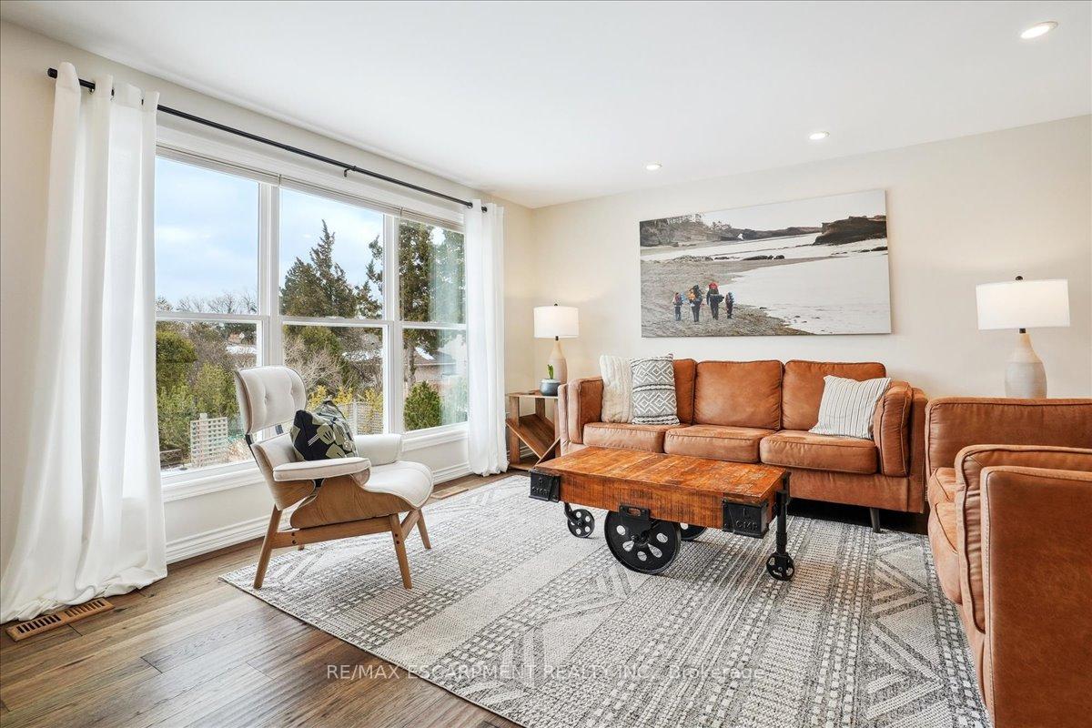 Photo 5 of 1268 Rosseau Place, Burlington, Tyandaga — HOMEH