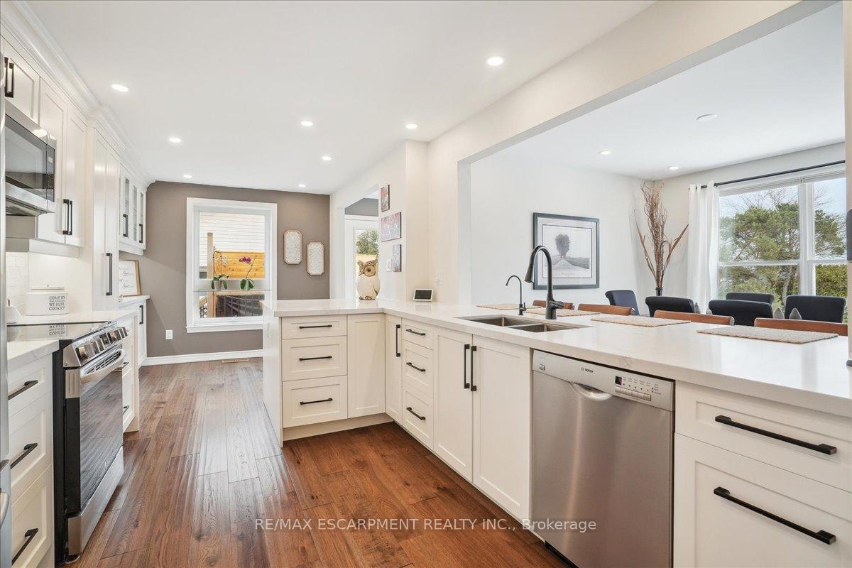 Photo 9 of 1268 Rosseau Place, Burlington, Tyandaga — HOMEH