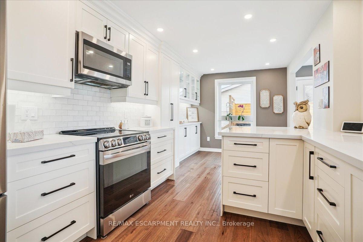 Photo 10 of 1268 Rosseau Place, Burlington, Tyandaga — HOMEH