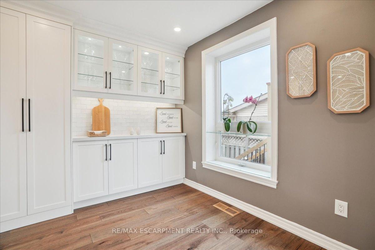 Photo 13 of 1268 Rosseau Place, Burlington, Tyandaga — HOMEH