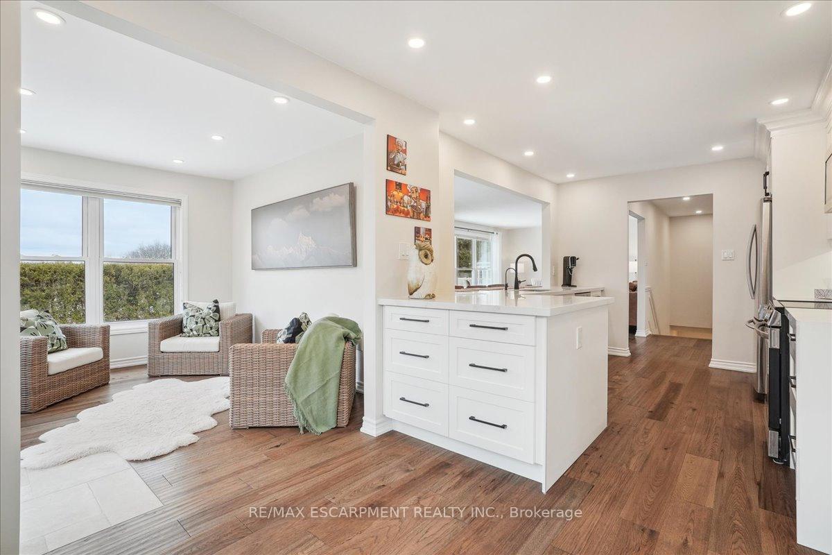 Photo 14 of 1268 Rosseau Place, Burlington, Tyandaga — HOMEH