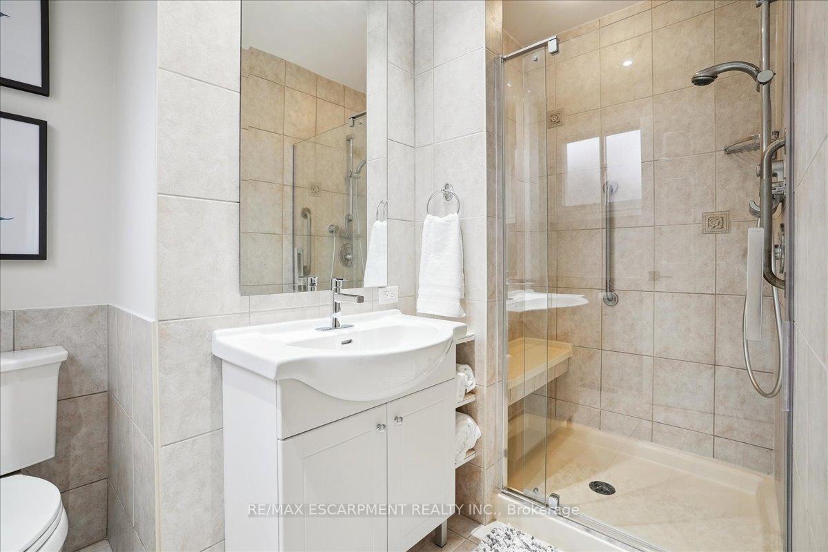 Photo 18 of 1268 Rosseau Place, Burlington, Tyandaga — HOMEH