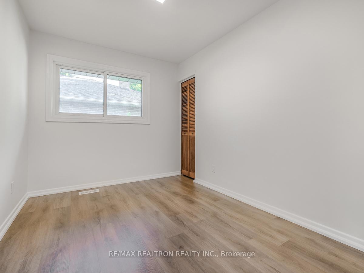 Photo 16 of Unit Upper, 63 Royal Road, Aurora, Aurora Village — HOMEH