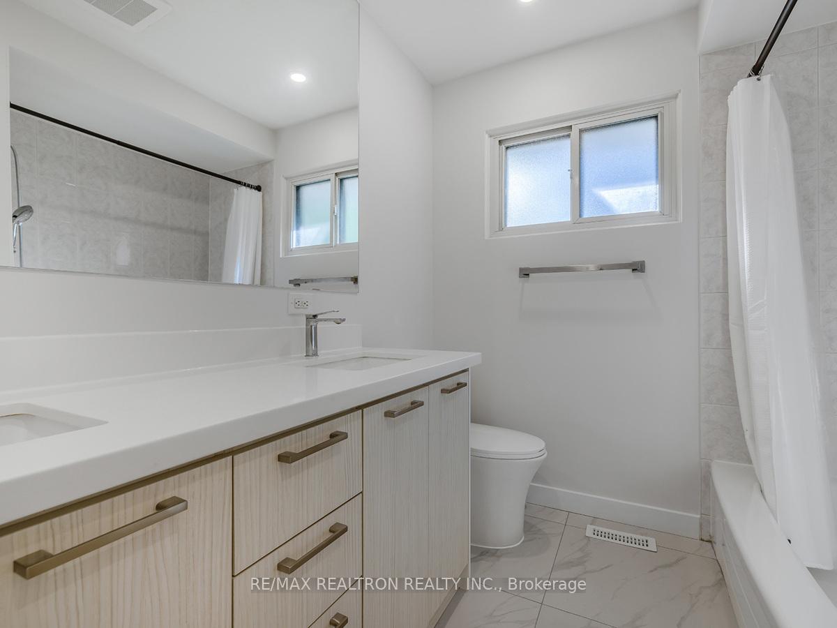 Photo 19 of Unit Upper, 63 Royal Road, Aurora, Aurora Village — HOMEH