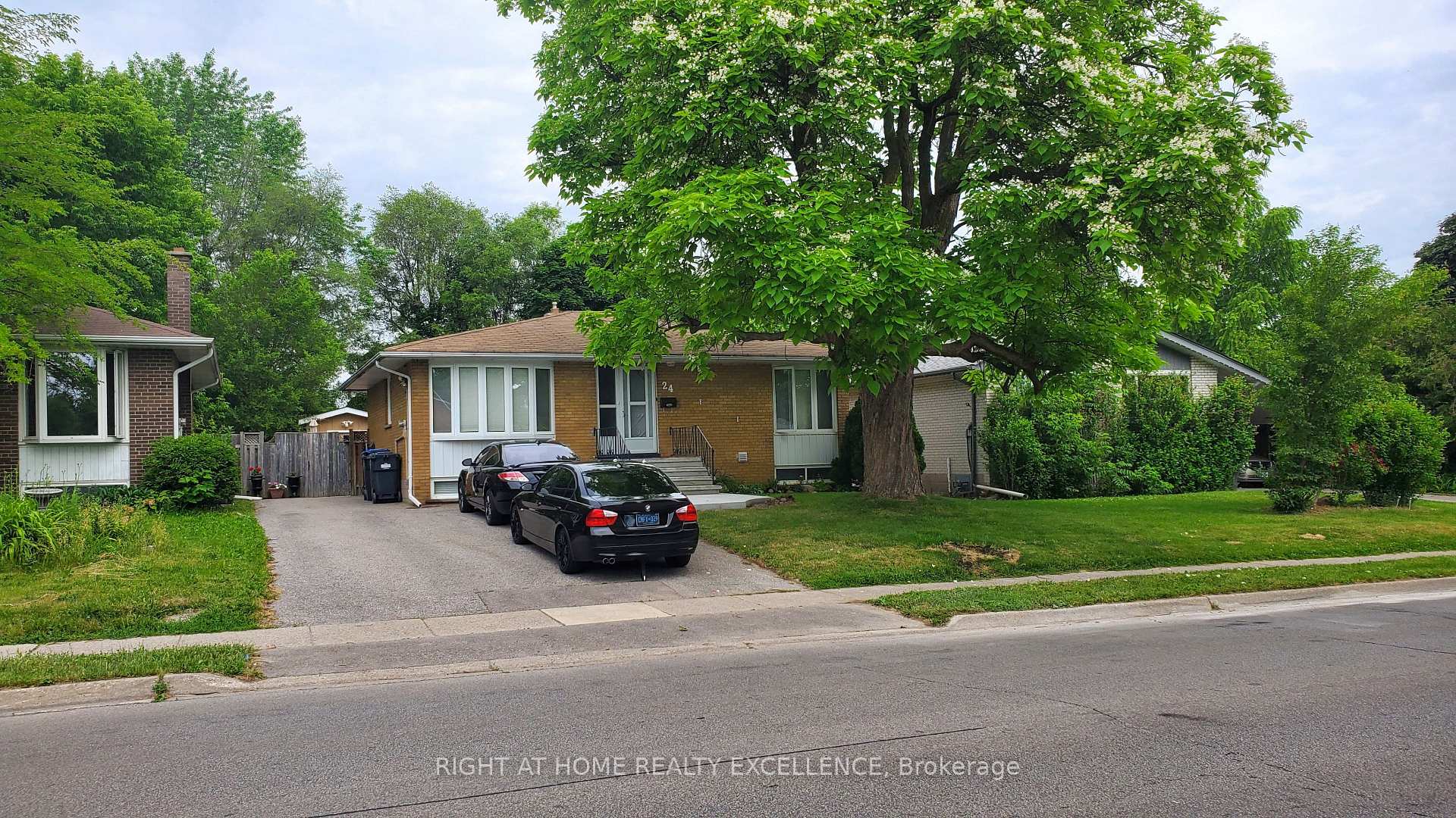 Front of 24 Flowertown Avenue