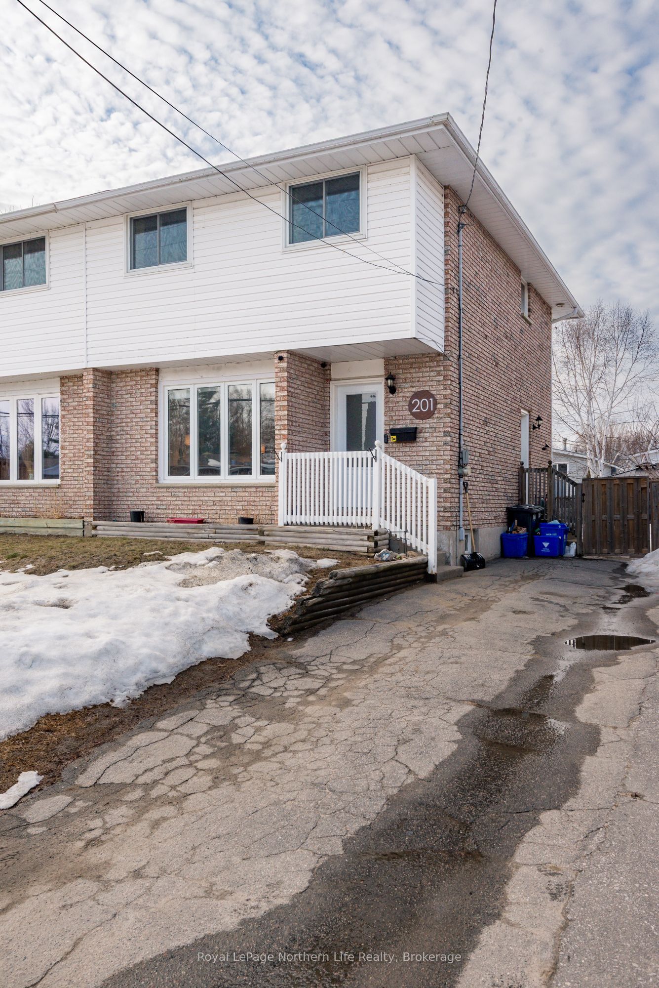 Photo 2 of 201 Marshall Park Drive, North Bay, Ferris — HOMEH