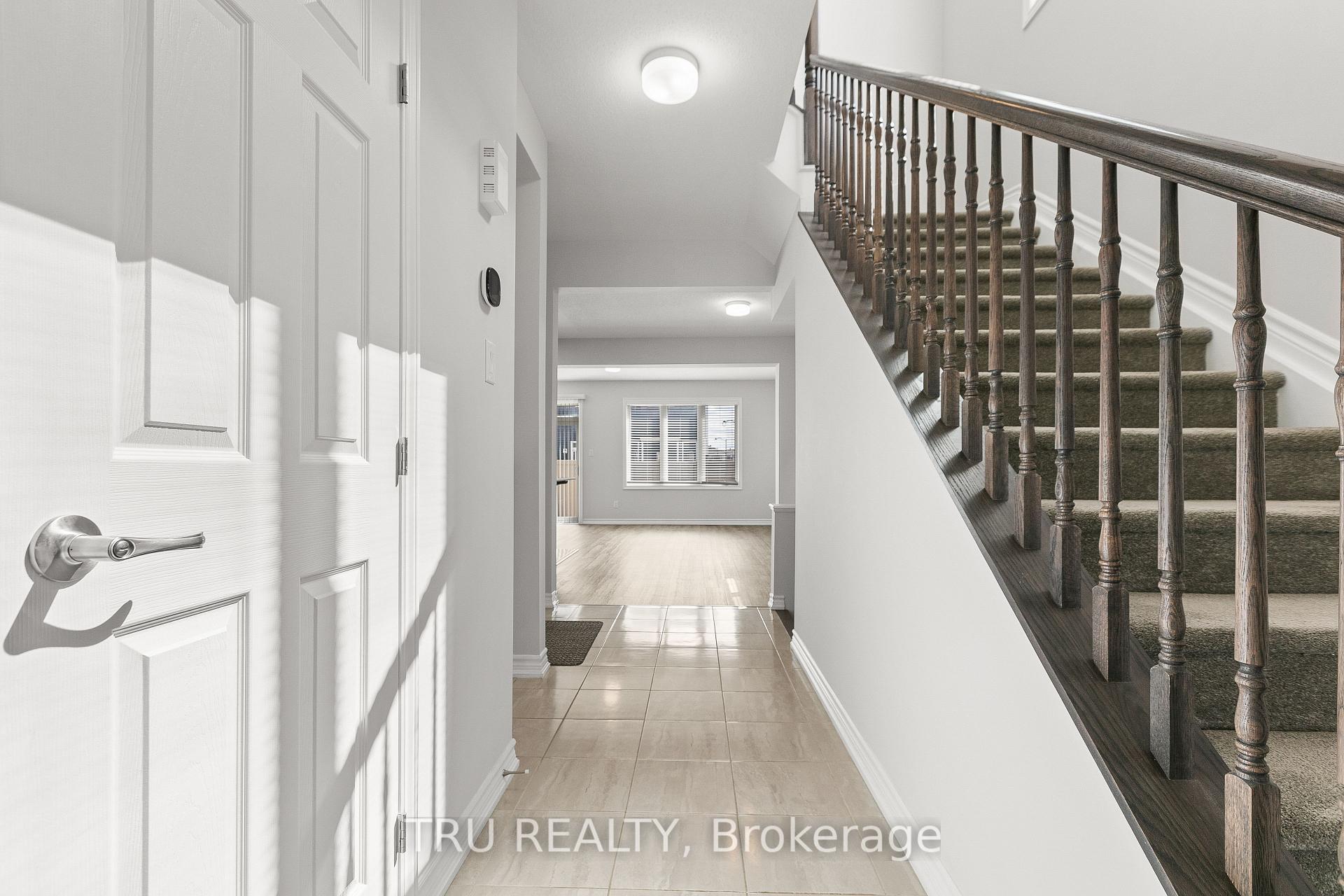 Photo 2 of 709 Perseus Avenue, Ottawa, Barrhaven - Half Moon Bay — HOMEH