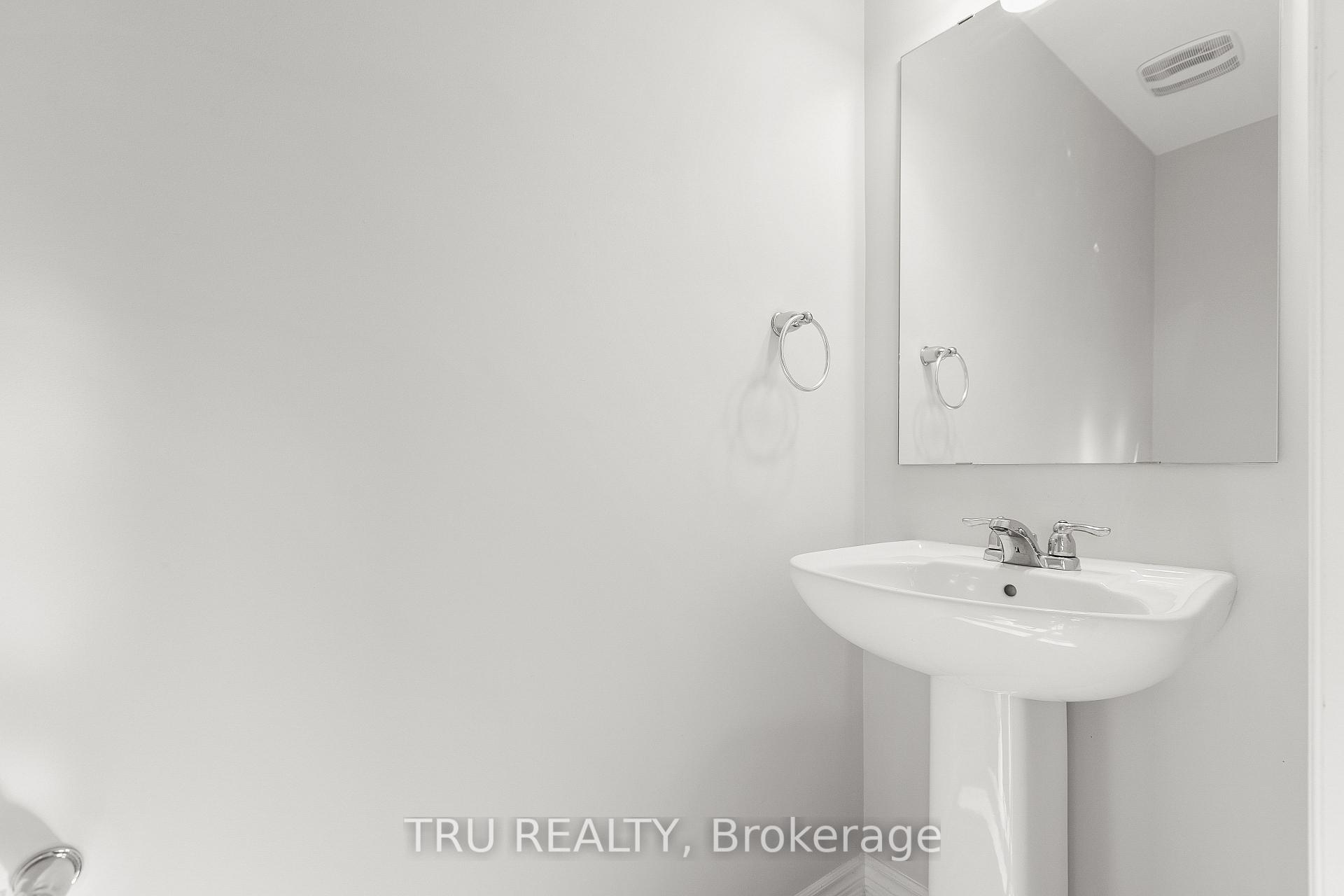Photo 4 of 709 Perseus Avenue, Ottawa, Barrhaven - Half Moon Bay — HOMEH