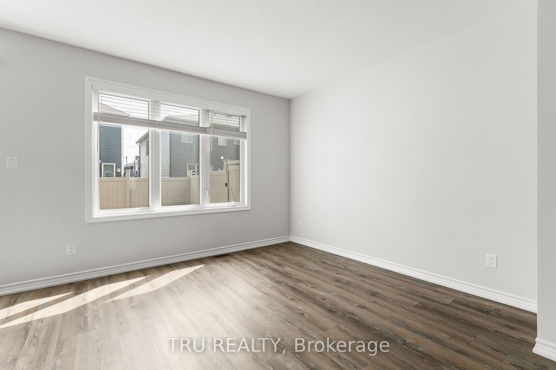 Photo 10 of 709 Perseus Avenue, Ottawa, Barrhaven - Half Moon Bay — HOMEH
