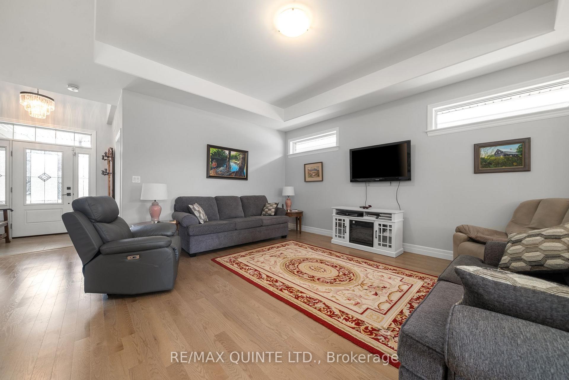Photo 5 of 62 Hummingbird Drive, Belleville, Thurlow Ward — HOMEH