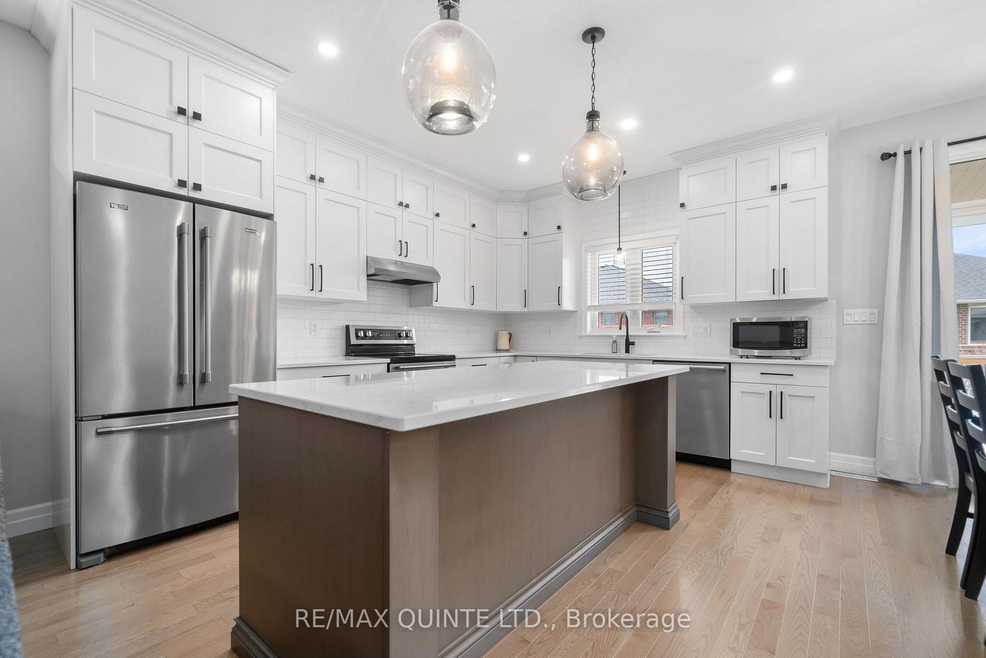 Photo 9 of 62 Hummingbird Drive, Belleville, Thurlow Ward — HOMEH