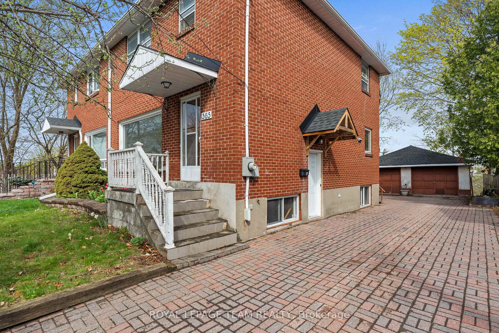 Photo 2 of 365 Ravenhill Avenue E, Ottawa, McKellar/Highland — HOMEH