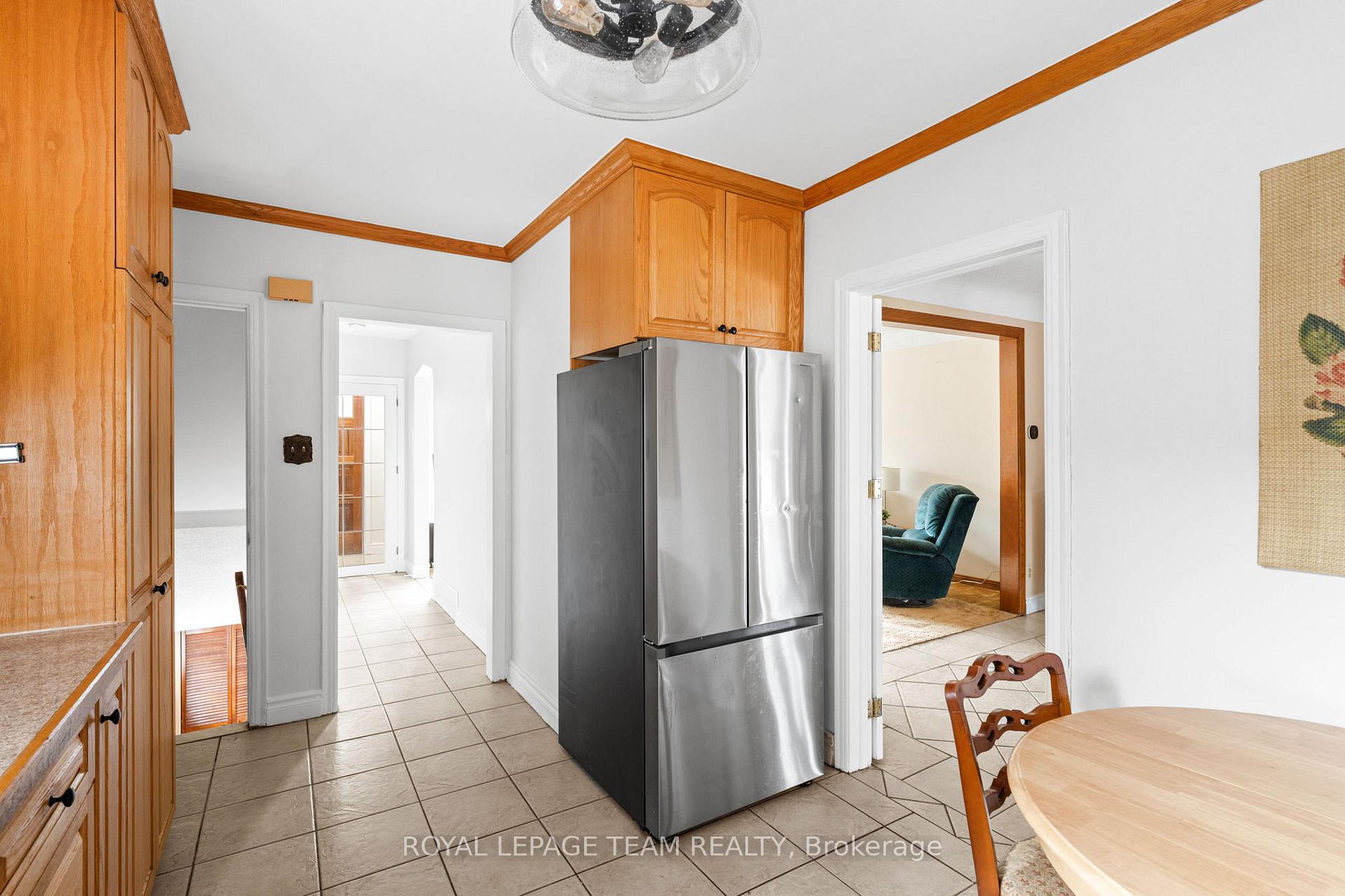 Photo 11 of 365 Ravenhill Avenue E, Ottawa, McKellar/Highland — HOMEH