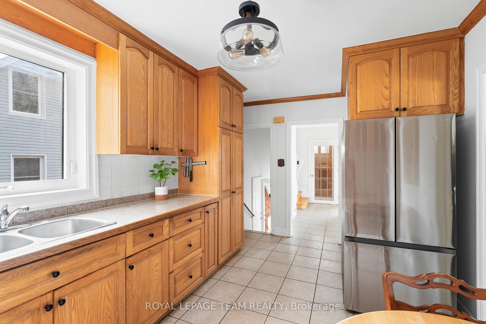 Photo 12 of 365 Ravenhill Avenue E, Ottawa, McKellar/Highland — HOMEH