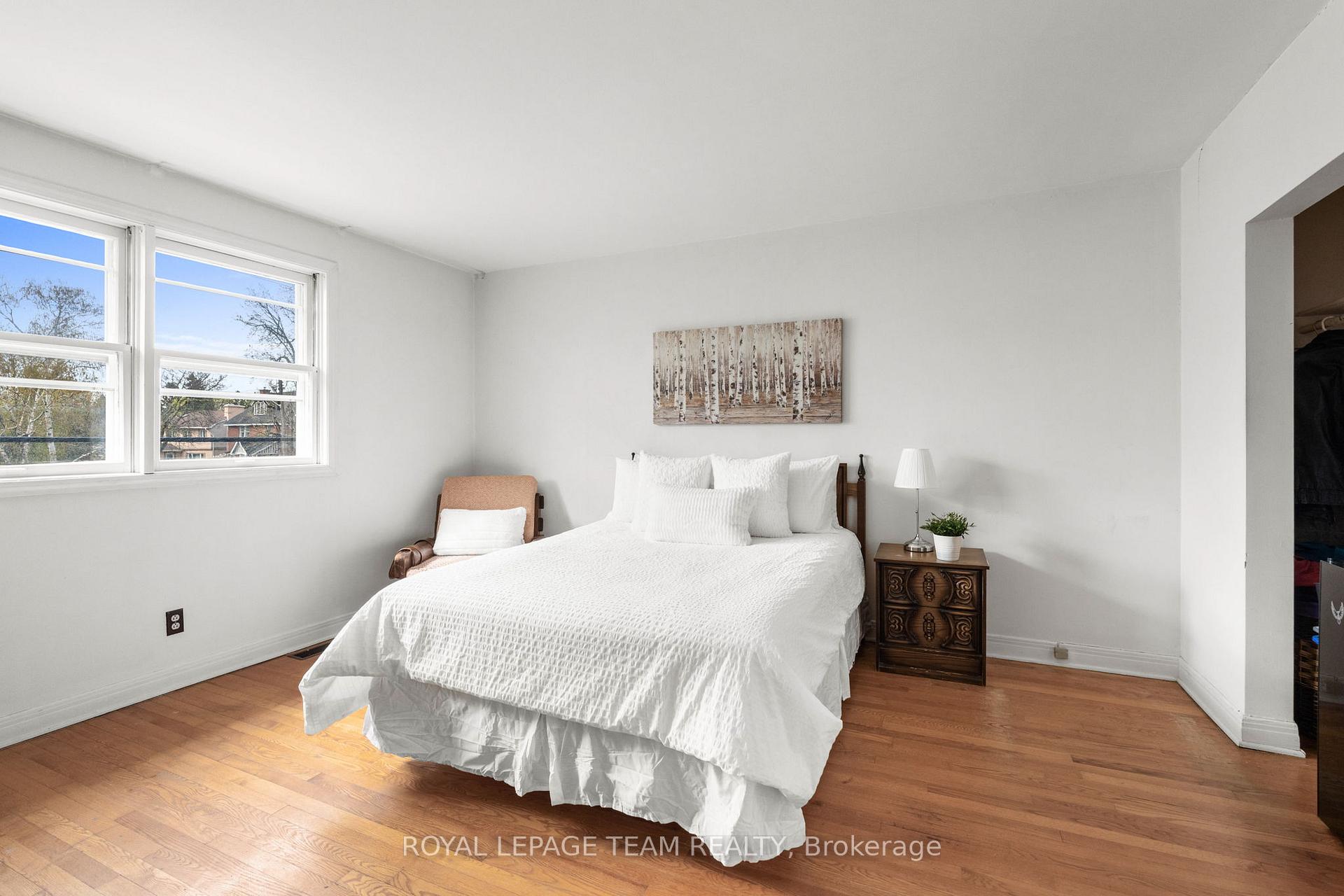 Photo 15 of 365 Ravenhill Avenue E, Ottawa, McKellar/Highland — HOMEH