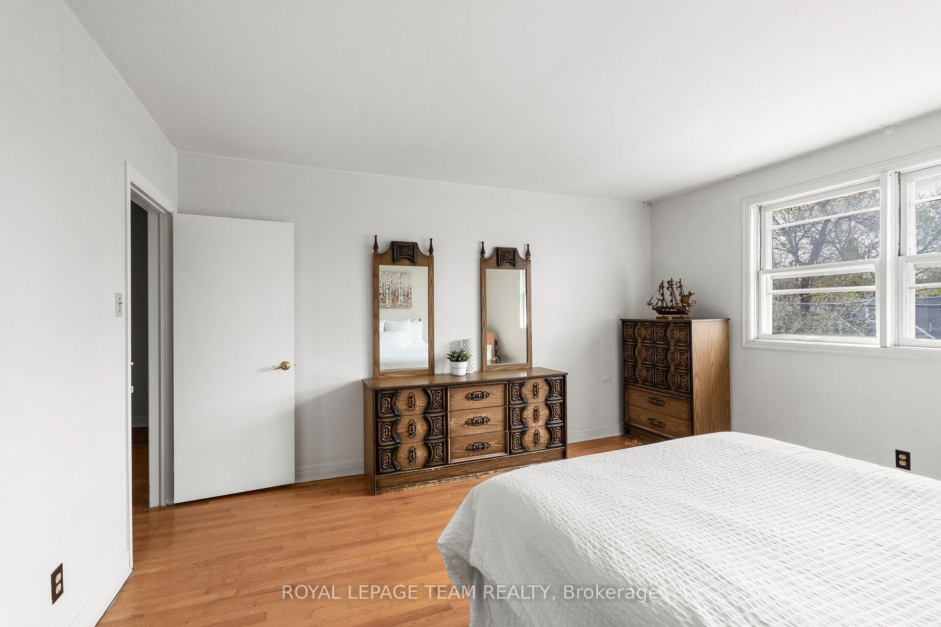 Photo 16 of 365 Ravenhill Avenue E, Ottawa, McKellar/Highland — HOMEH