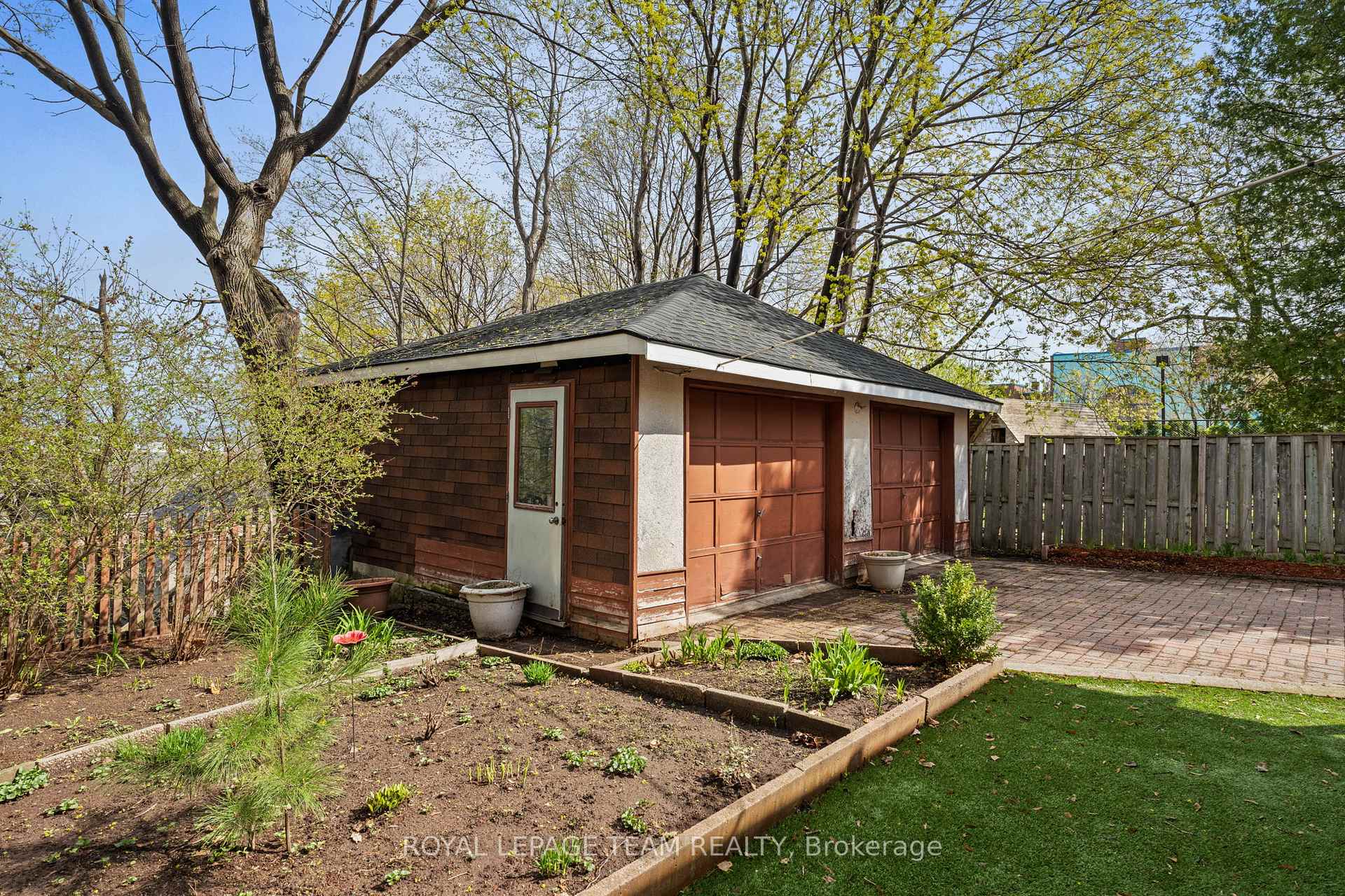 Photo 33 of 365 Ravenhill Avenue E, Ottawa, McKellar/Highland — HOMEH