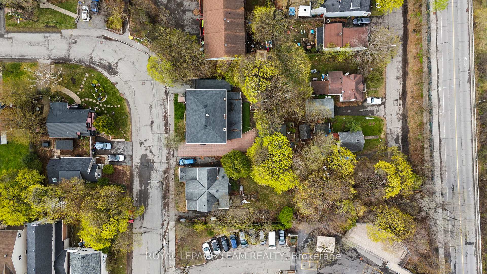 Photo 38 of 365 Ravenhill Avenue E, Ottawa, McKellar/Highland — HOMEH