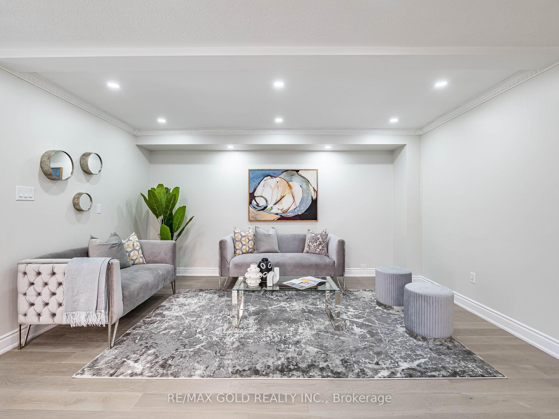 Photo 3 of 105 Woodhaven Drive, Brampton, Fletcher's Meadow — HOMEH