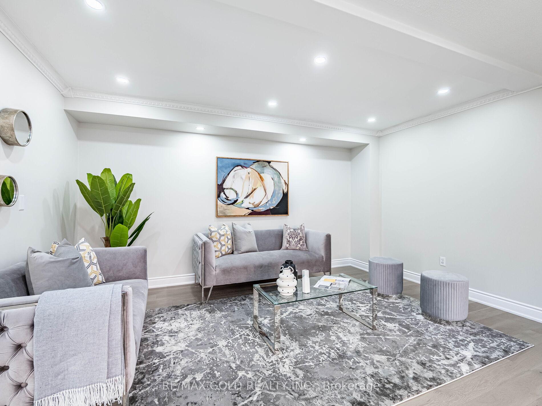 Photo 6 of 105 Woodhaven Drive, Brampton, Fletcher's Meadow — HOMEH