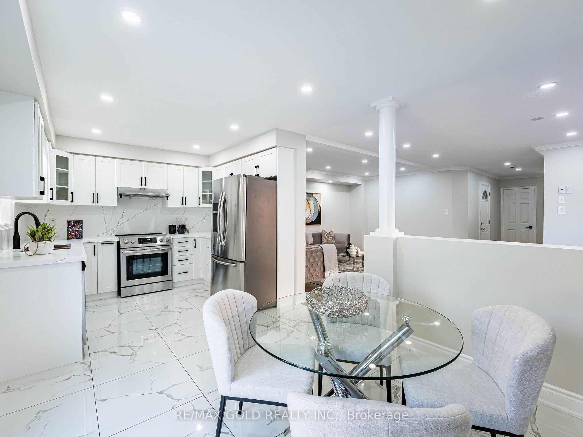 Photo 21 of 105 Woodhaven Drive, Brampton, Fletcher's Meadow — HOMEH