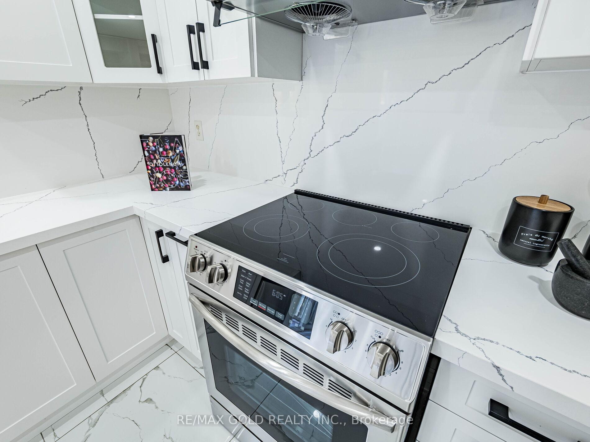 Photo 19 of 105 Woodhaven Drive, Brampton, Fletcher's Meadow — HOMEH
