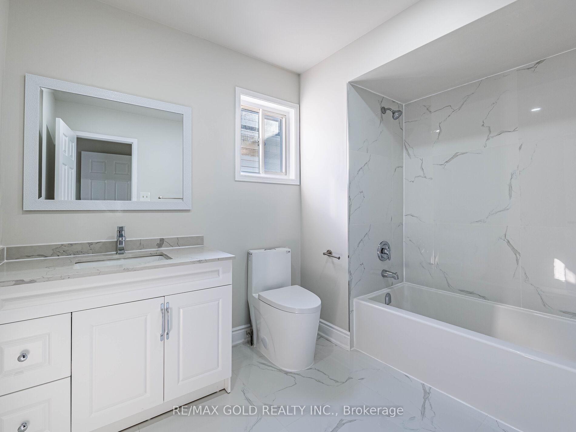 Photo 11 of 105 Woodhaven Drive, Brampton, Fletcher's Meadow — HOMEH