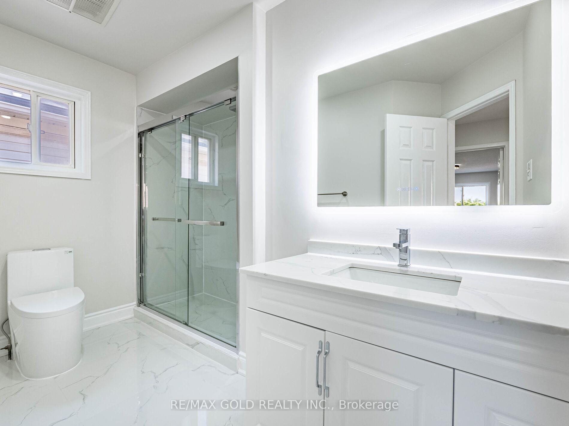 Photo 15 of 105 Woodhaven Drive, Brampton, Fletcher's Meadow — HOMEH