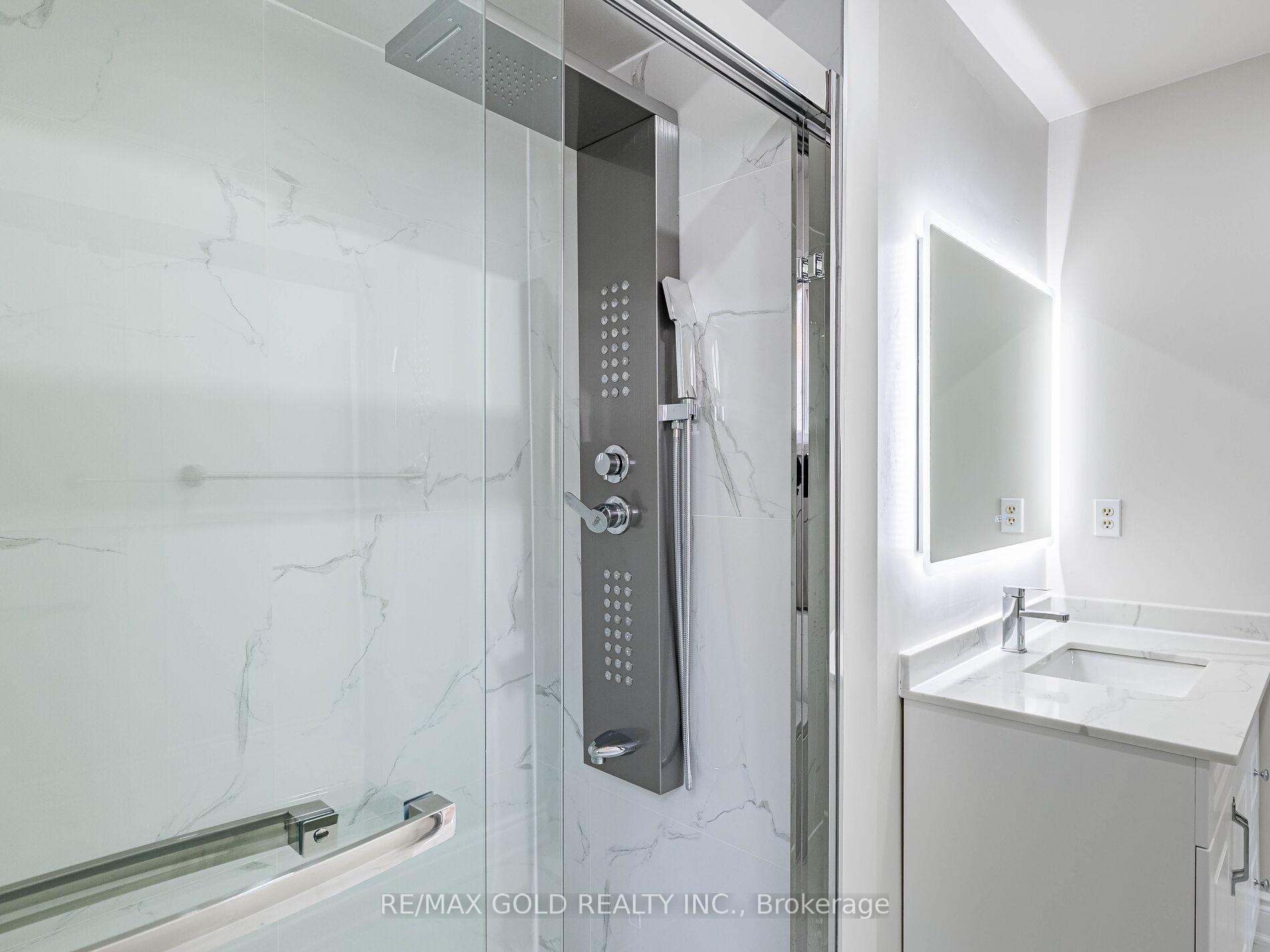 Photo 17 of 105 Woodhaven Drive, Brampton, Fletcher's Meadow — HOMEH