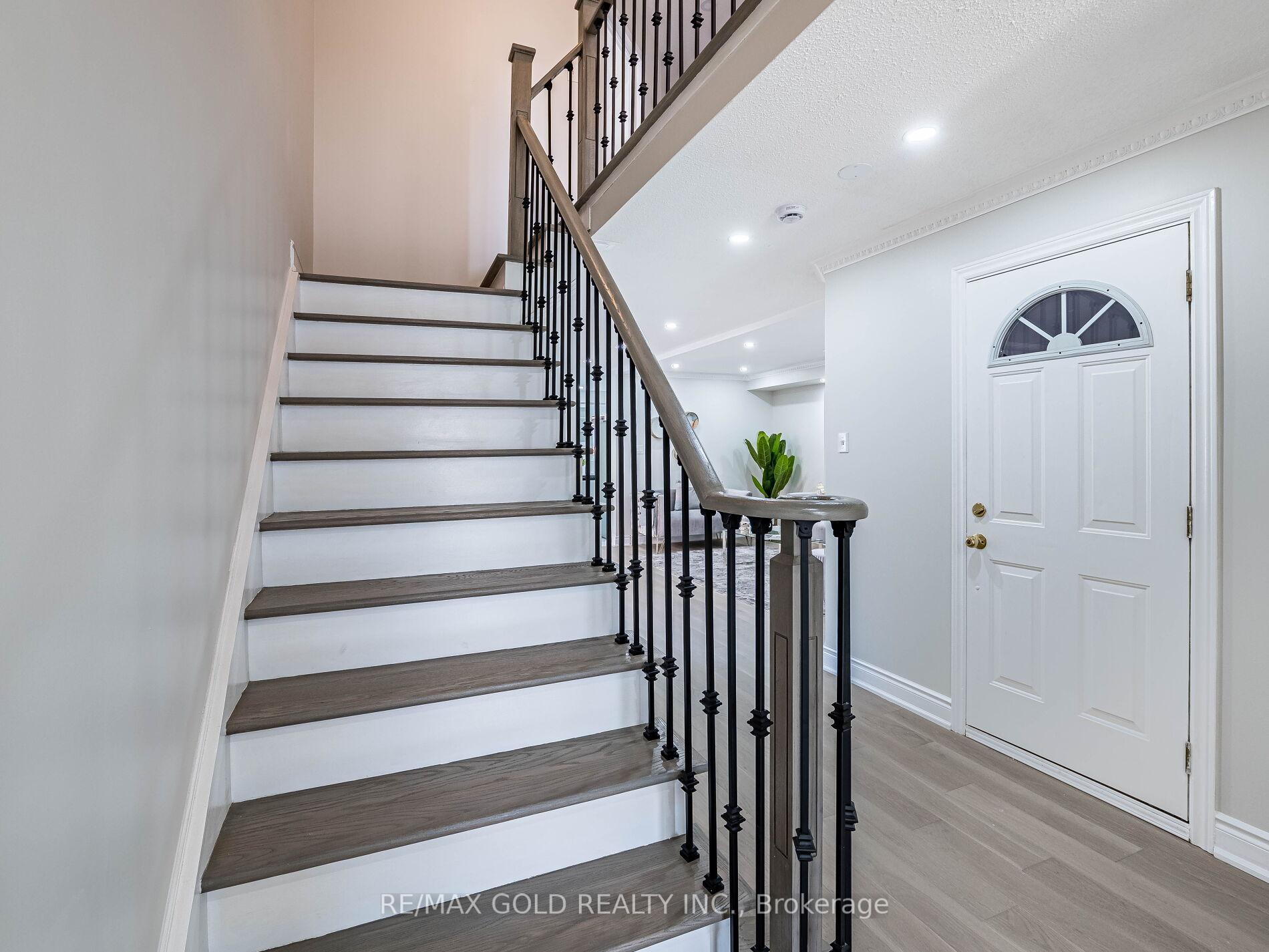 Photo 26 of 105 Woodhaven Drive, Brampton, Fletcher's Meadow — HOMEH